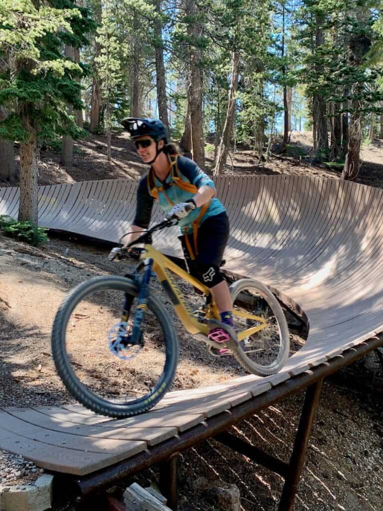 Best Lightweight Breathable Jerseys for Women Downhill Riders